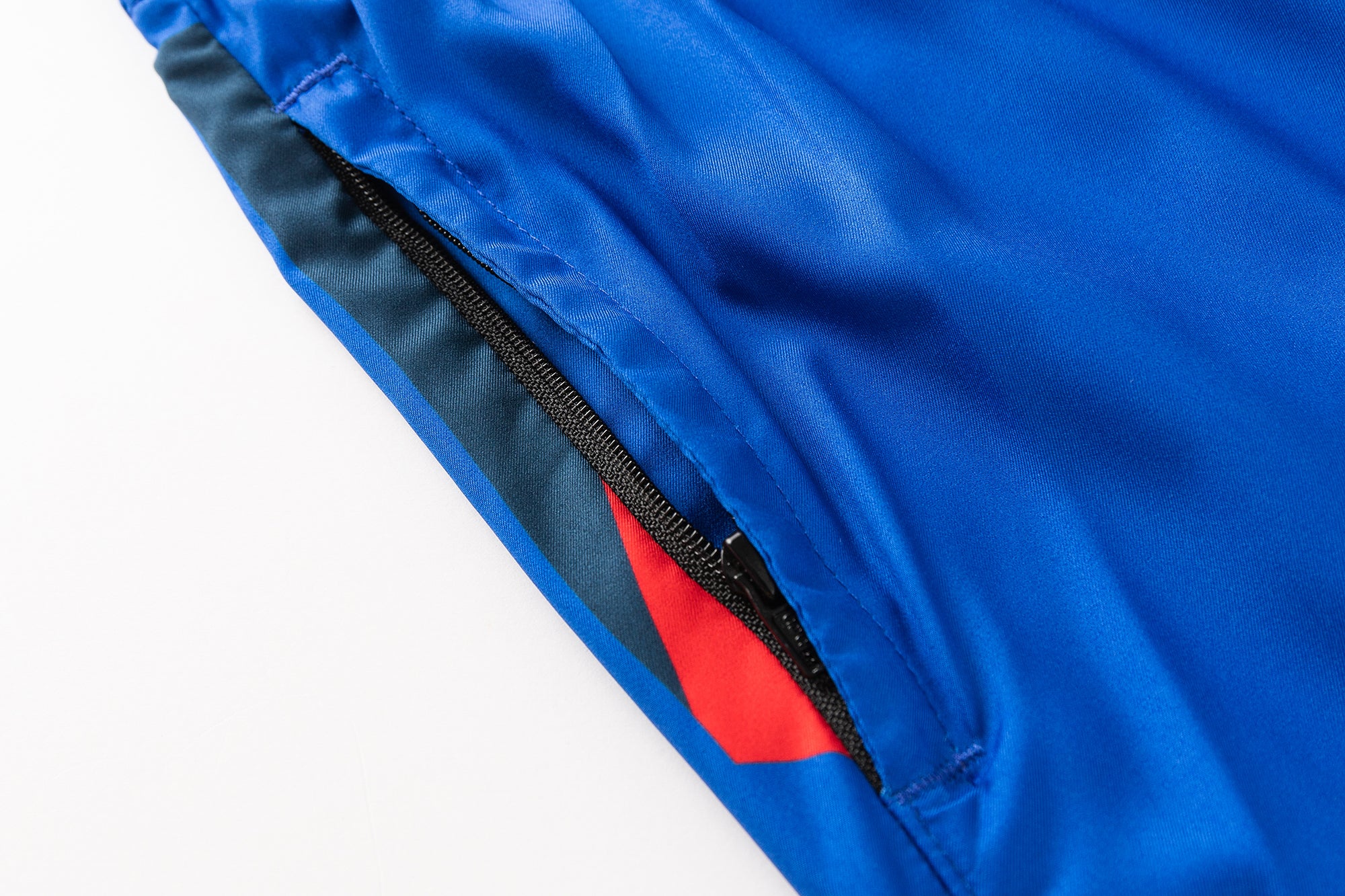 Newcastle Knights Mens 2026 Performance Gym Shorts - Image 4